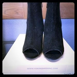 {{Brand new}} Black peep toe bootie