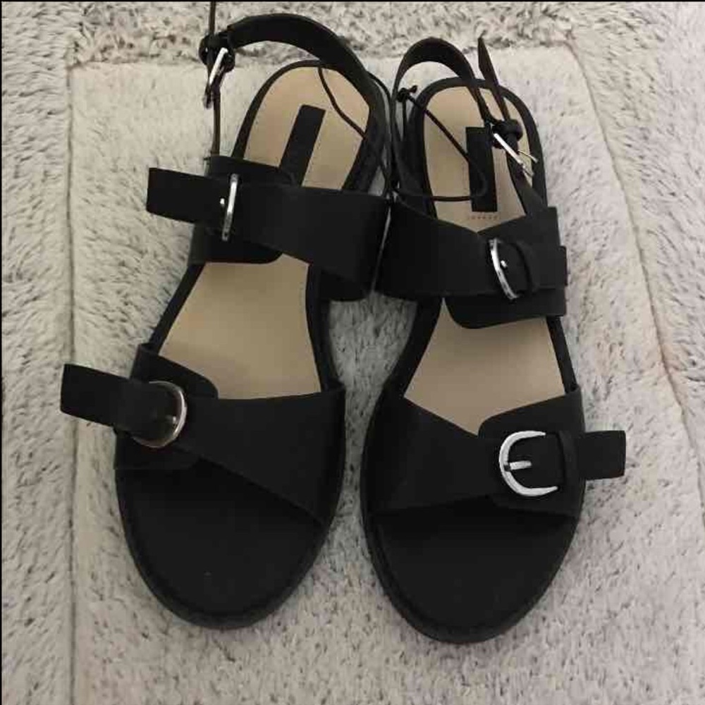 Black sandal