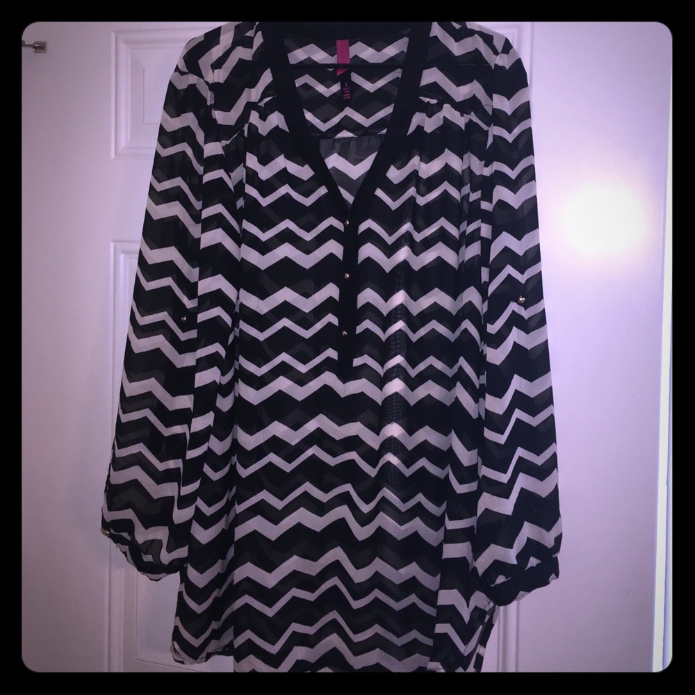 Sheer chevron print dress shirt