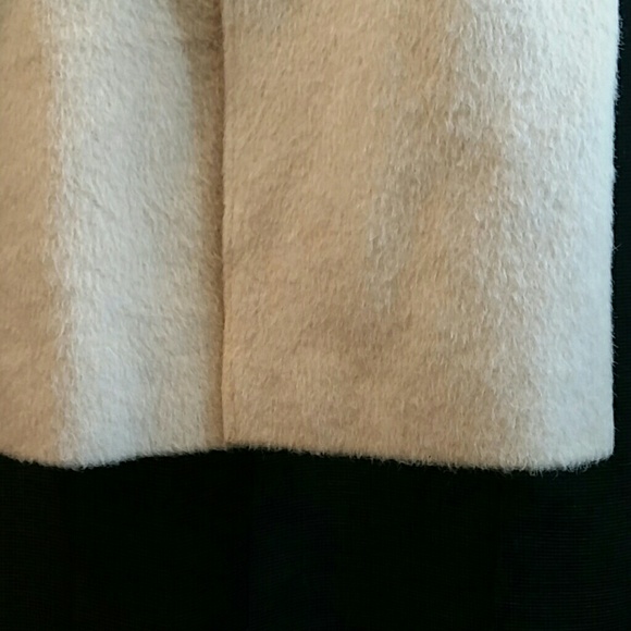 Additional photos of Lama Coat @lvfashionista17 - Picture 3 of 6