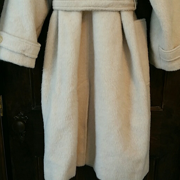 Additional photos of Lama Coat @lvfashionista17 - Picture 6 of 6