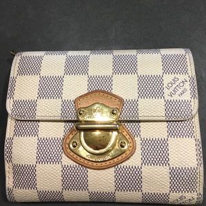 Louis Vuitton Authhentic
Damier Azur Koala Wallet