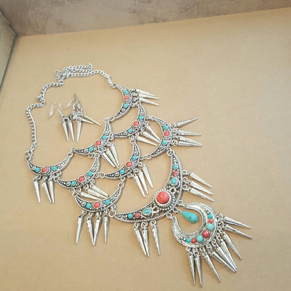 Turquoise and red stone chandelier necklace set - Picture 3 of 3