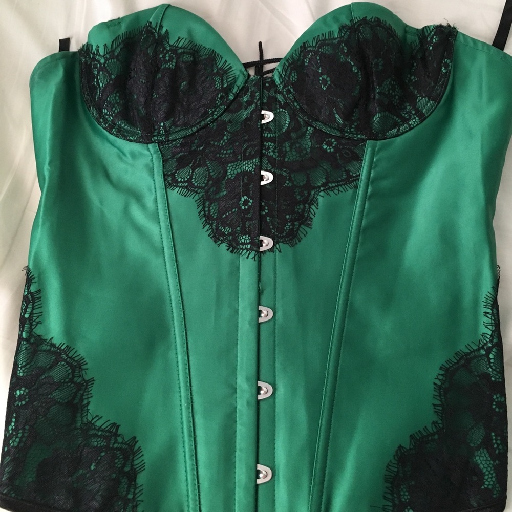 Green black lace corset