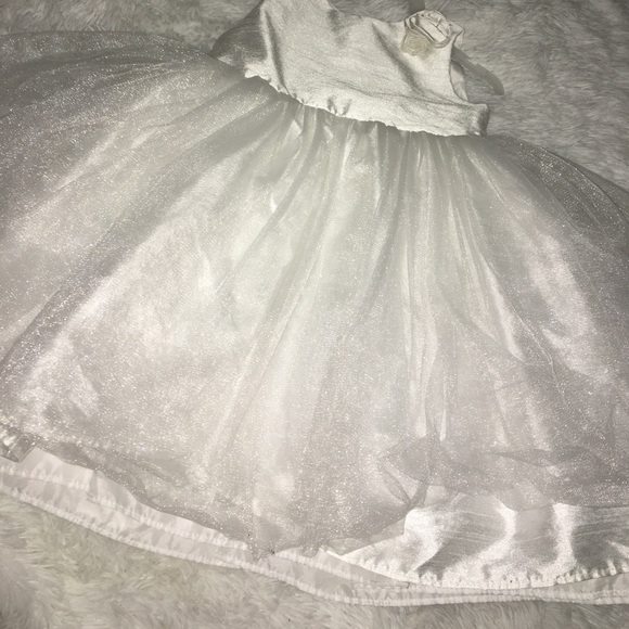 White dress - Picture 2 of 3