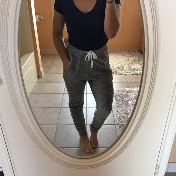 High Waisted Tie Joggers - Picture 4 of 4