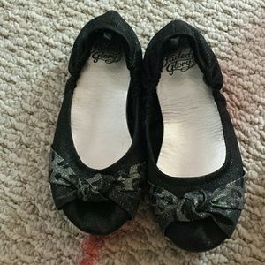 Barely worn little girls flats