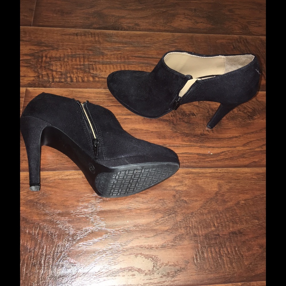 Heeled booties