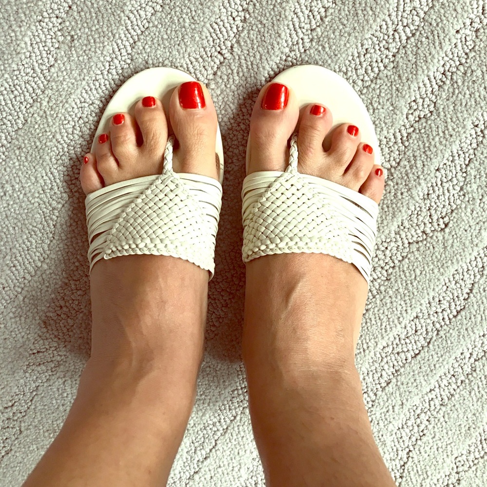 Via Spiga ivory kitten heels
