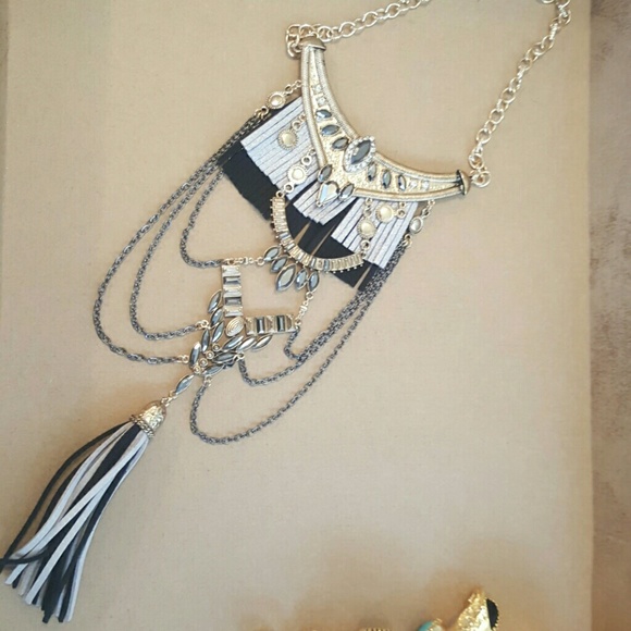 Gold necklace with silver and black suede fringe - Picture 3 of 3