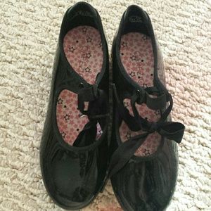 Black tap shoes