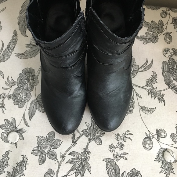 Black booties - Picture 2 of 4