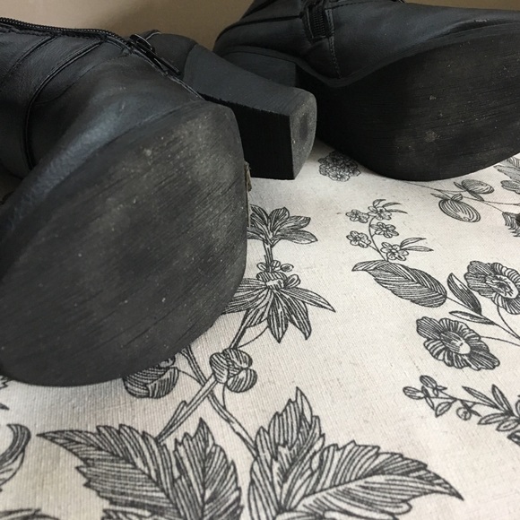 Black booties - Picture 4 of 4