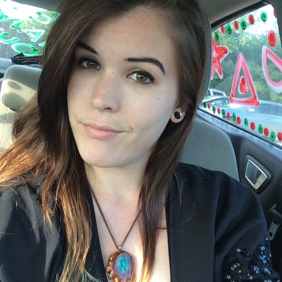 Meet your Posher, Mallory - Picture 1 of 1