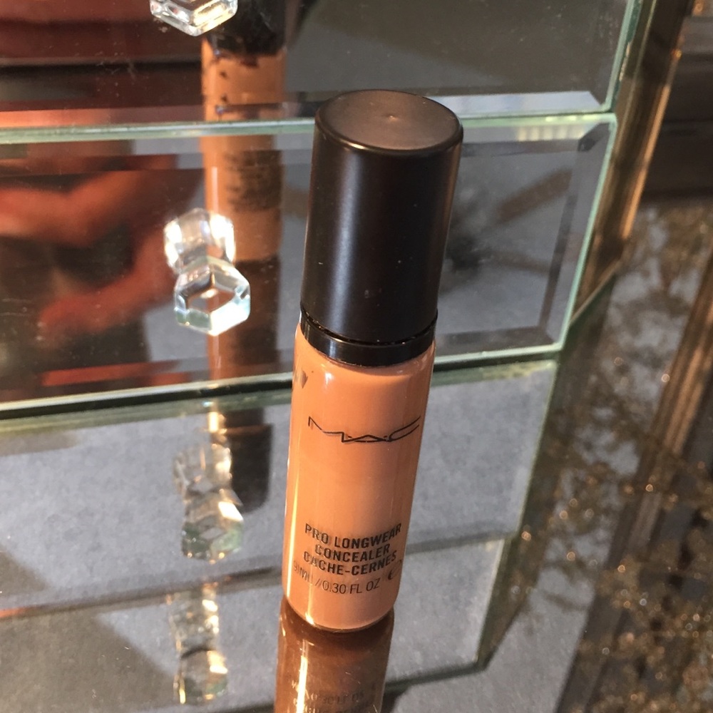 MAC Pro-longwear Concealer NW25