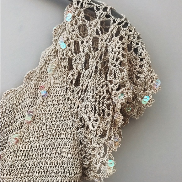 Champagne crocheted summer top - Picture 4 of 7