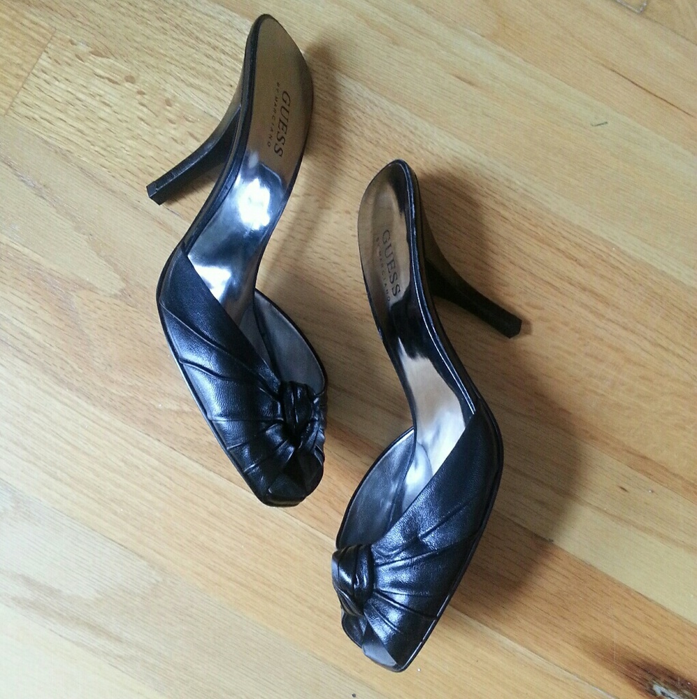 GUESS by Marciano black leather heels