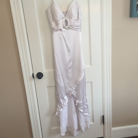 Formal gown - Picture 1 of 8