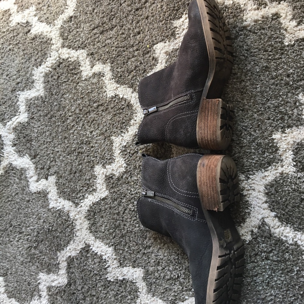 Lucky brand booties 7.5