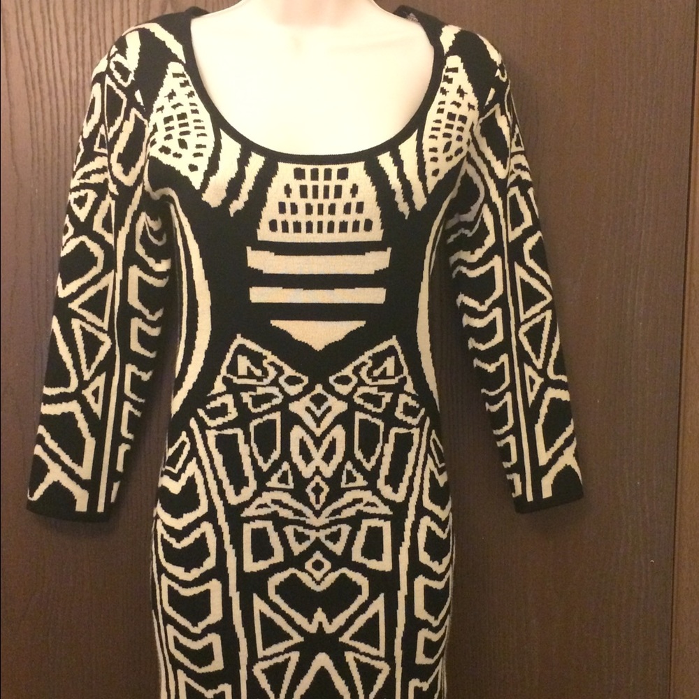 Black and white printed sweater dress