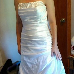 Size 10 Da Vinci Wedding Gown