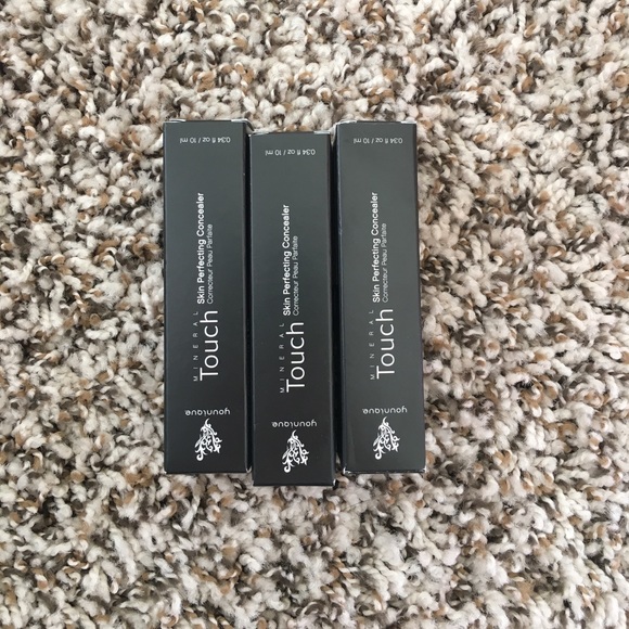 Younique concealer - Picture 1 of 2