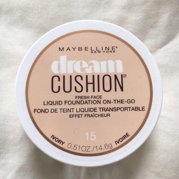 Maybelline Makeup - Set Of Maybelline Foundation & Highlighter 'Ivory' Maybelline Makeup - Set Of Maybelline Foundation & Highlighter 'Ivory'