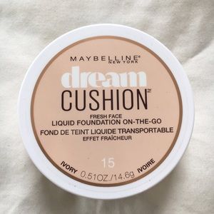 Maybelline Makeup - Set Of Maybelline Foundation & Highlighter 'Ivory' Maybelline Makeup - Set Of Maybelline Foundation & Highlighter 'Ivory'