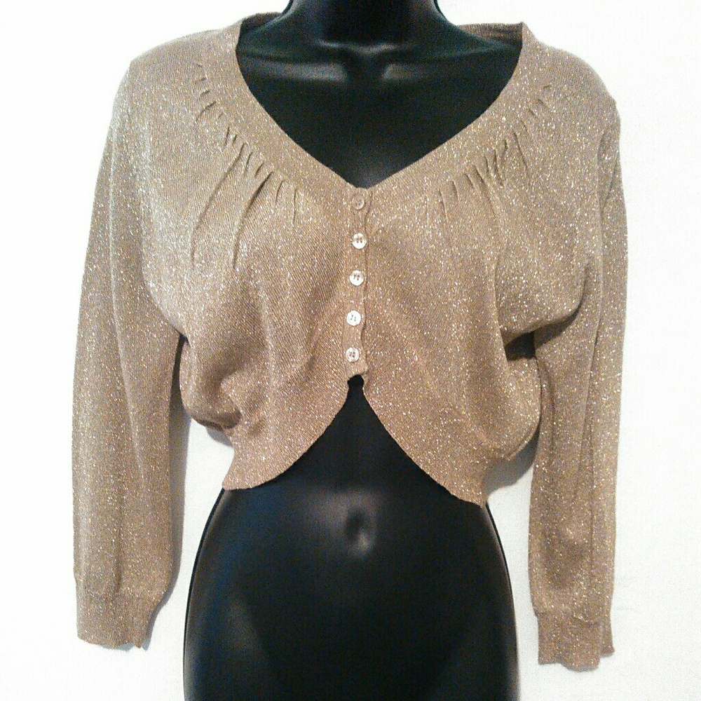 New gold vest.