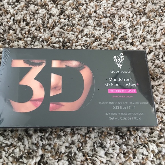 Younique 3D fiber lash Mascara - Picture 1 of 1