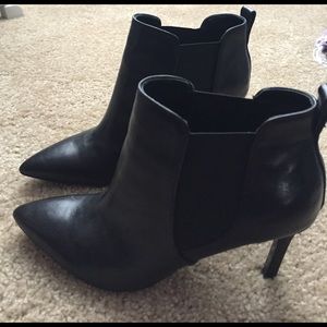 Ralph Lauren ankle boot heals