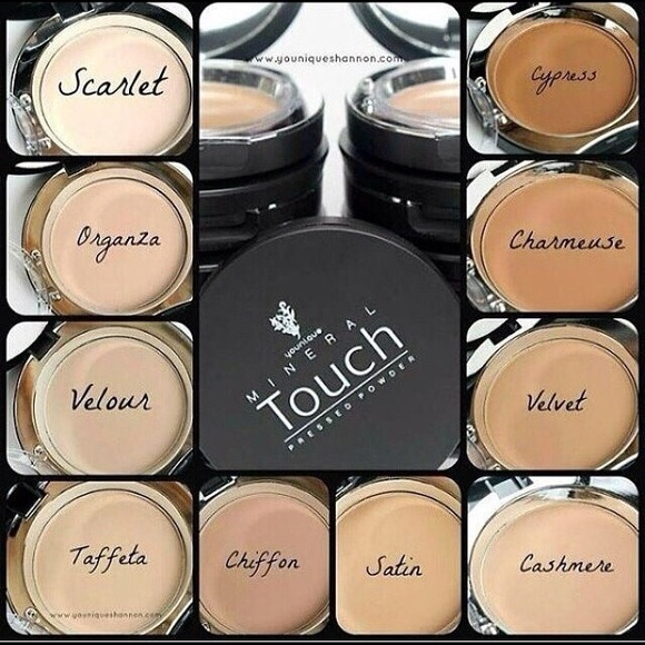 Younique pressed powder foundation - Picture 3 of 3