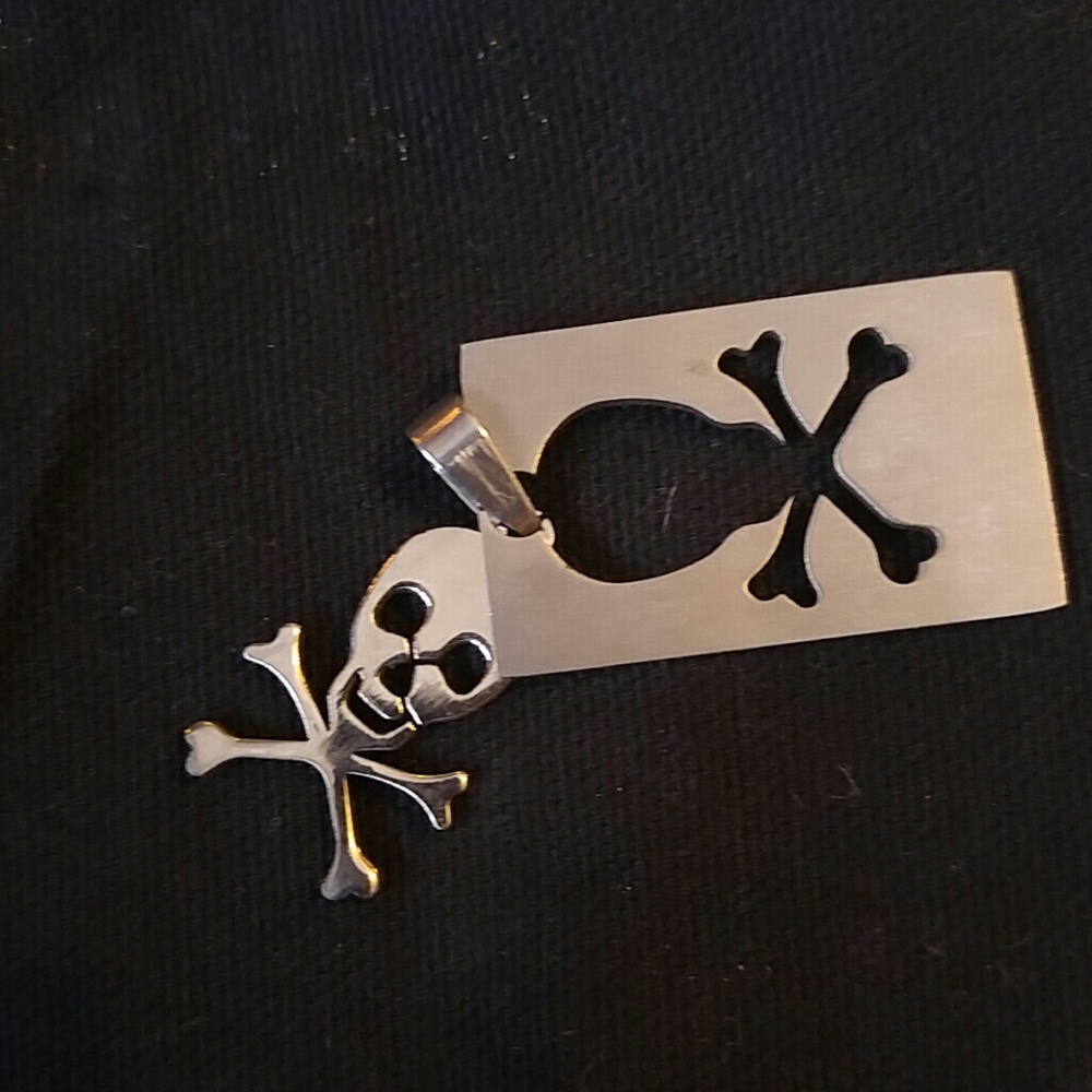 Skull charm - Picture 2 of 2
