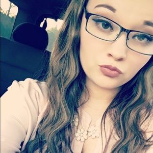 Meet your Posher, Clarissa