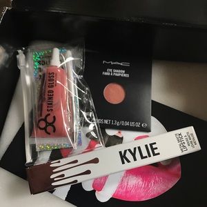 Kylie Metal Matte Lipstick bundle