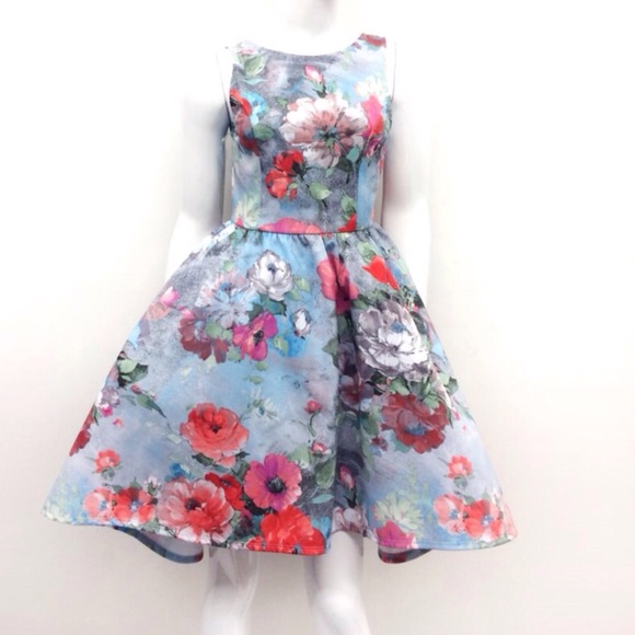 ⬇️ $56 FLORAL BACKLESS HI/LOW CRINOLINE DRESS - Picture 2 of 5