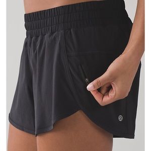 BLACK LULULEMON Tracker SHORTS!!!