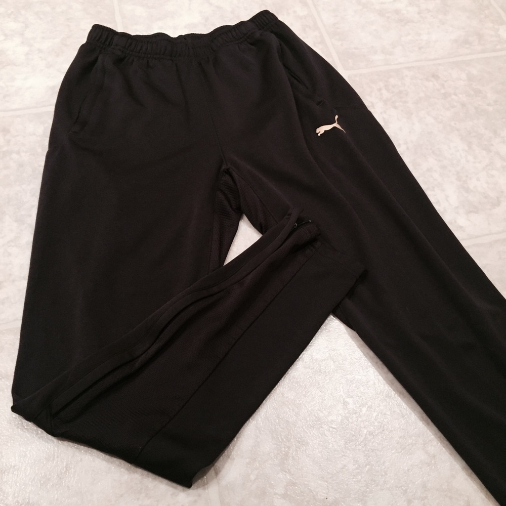 PUMA Thick Black Sweats