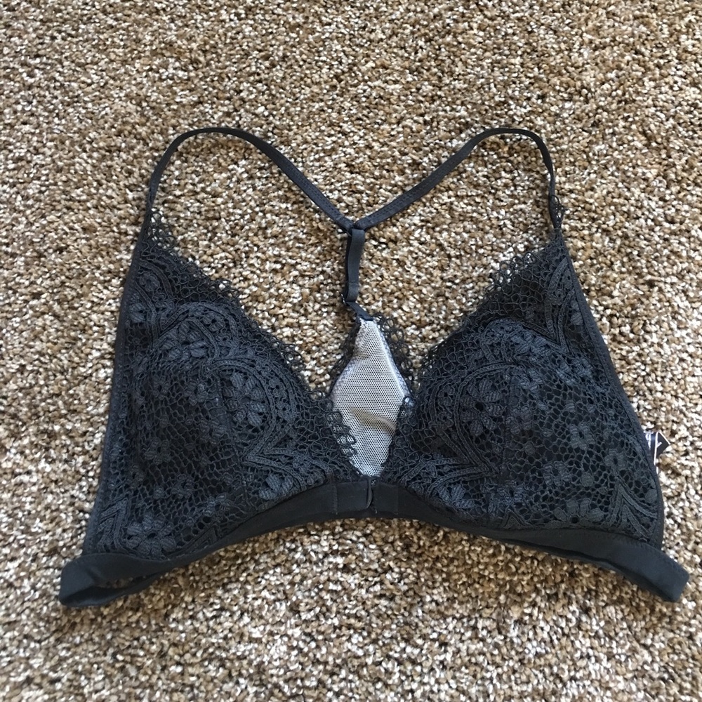 Gorgeous front clasp bralette by VS!
