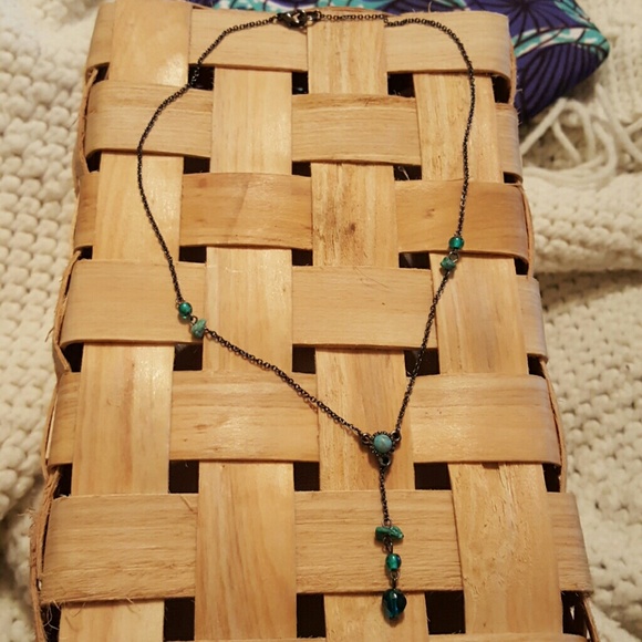 Dainty choker with turquoise and glass bead detail - Picture 2 of 6