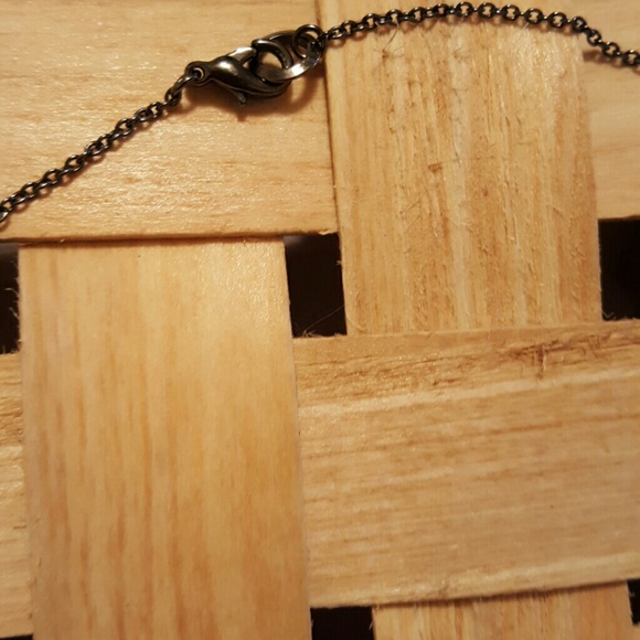 Dainty choker with turquoise and glass bead detail - Picture 3 of 6