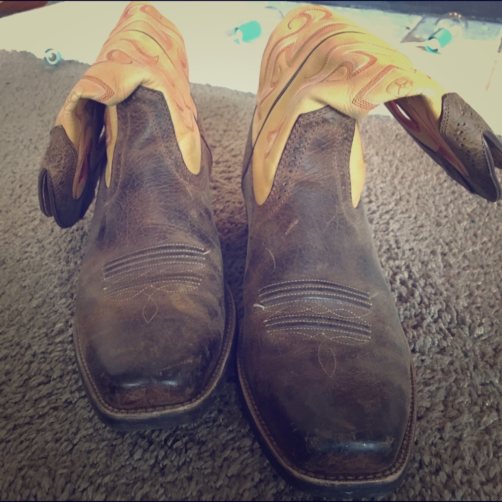 11.5 Ariat Boots