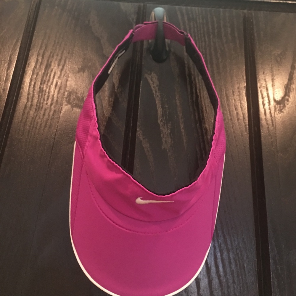 Nike visor!