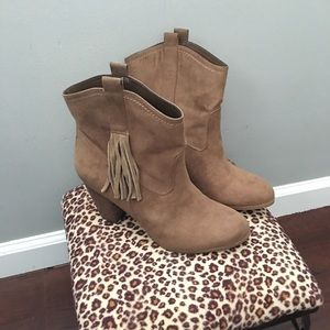 Nine West tasseled booties