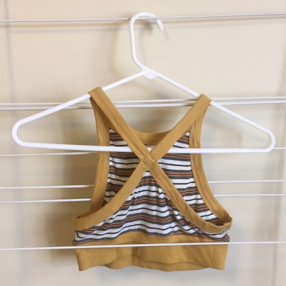 Ribbed Croptop - Picture 2 of 3