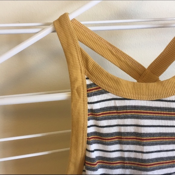 Ribbed Croptop - Picture 3 of 3