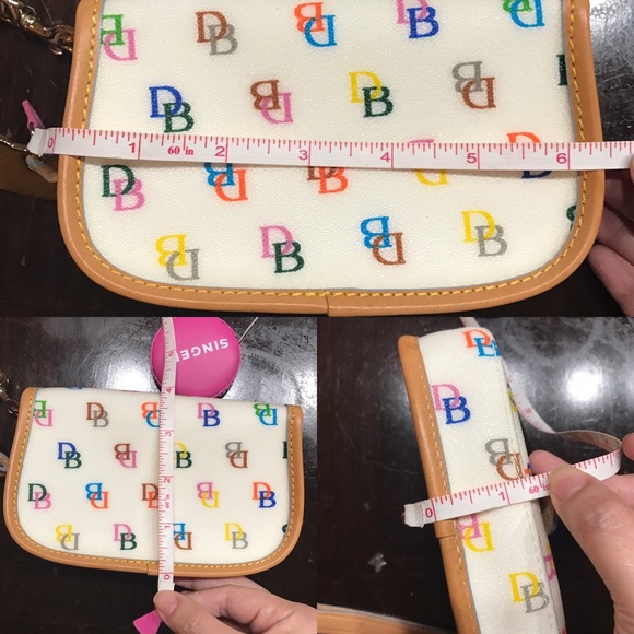 ⭐️⭐️SOLD⭐️⭐️SOLD⭐️⭐️ Dooney & Bourke Wristlet - Picture 5 of 5