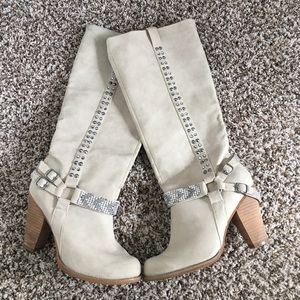 Super cute boots!