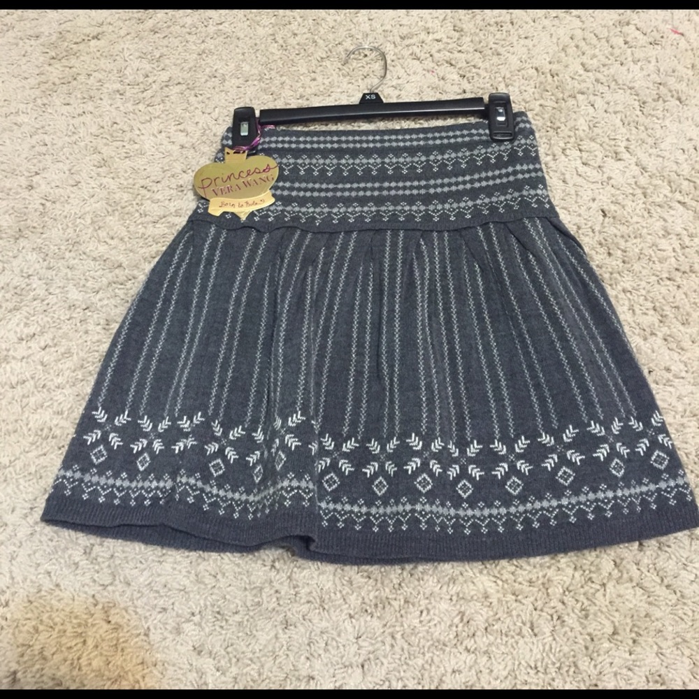 X small Vera Wang sweater skirt