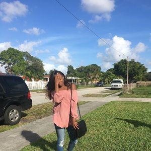 Meet your Posher, Akeena